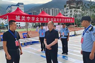 可惜了！C罗门前凌空破门，但越位在先进球无效